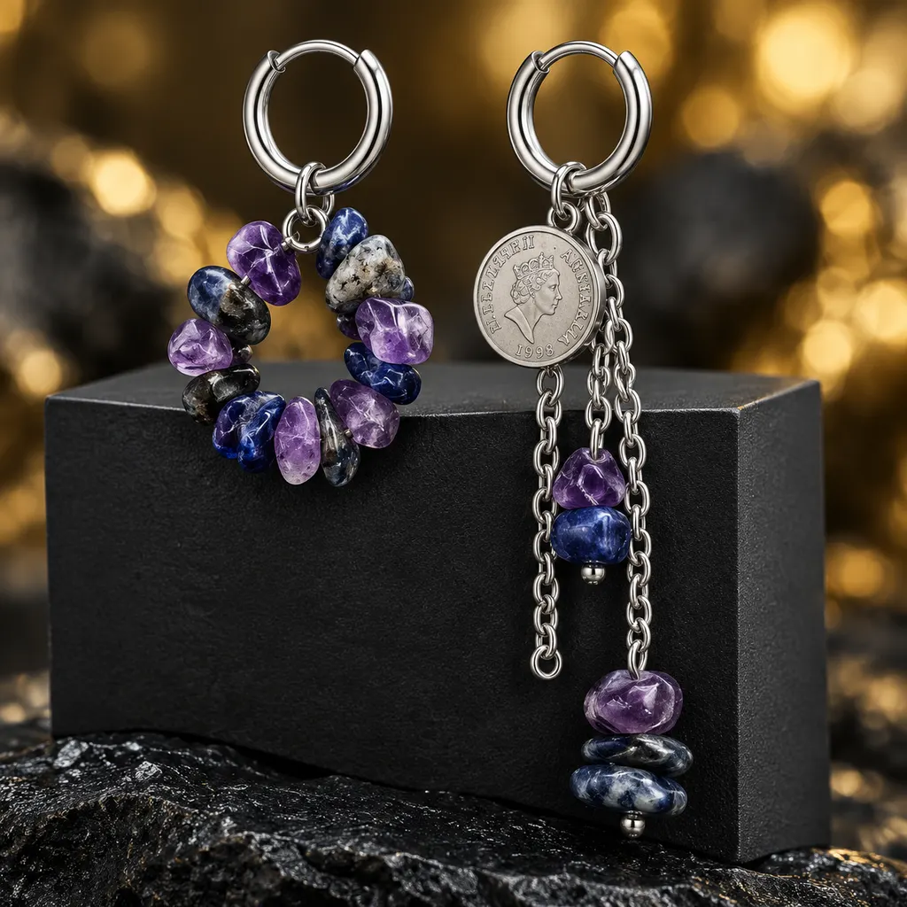 گوشواره نامتقارن شاهنشاهی Imperial & Stone - Asymmetrical Earrings - نمای روی باکس مشکی گوشواره نامتقارن شاهنشاهی با سنگ های آمتیست و سودالیت و آویز سکه روی باکس مشکی