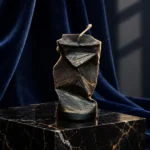 شمع دست‌ساز مجسمه‌ای «مونوکرافت ابسیدین» | Monocraft Obsidian Sculptural Candle